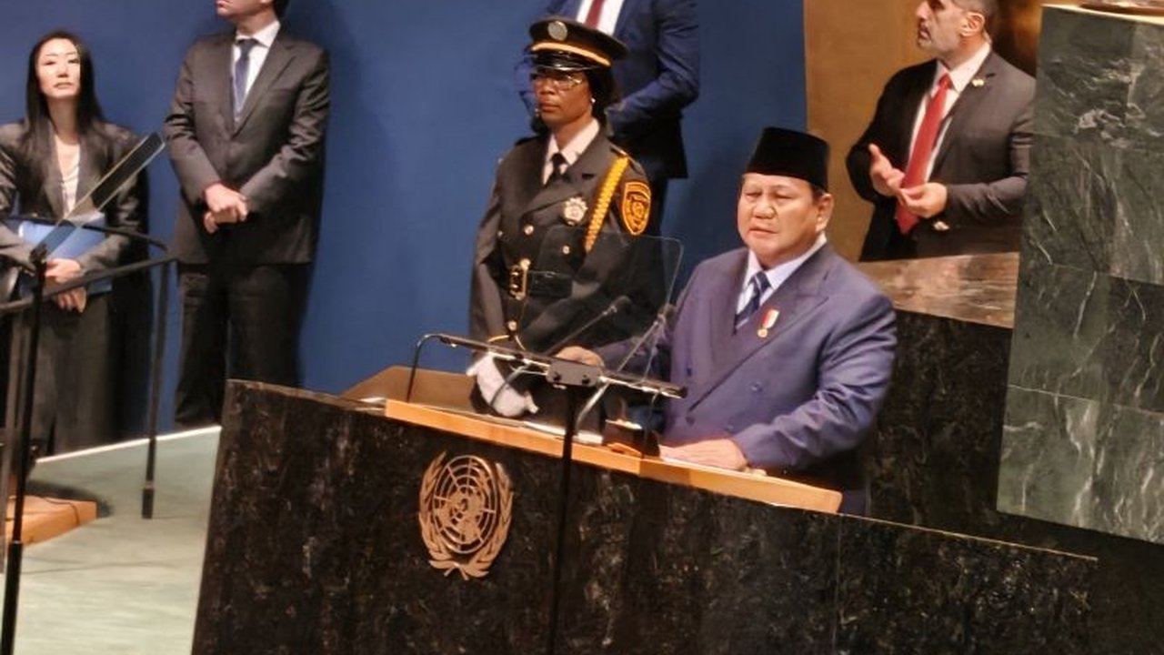 Dalam Pidato Prabowo PBB di Sidang Majelis Umum ke-80, Presiden Prabowo Subianto mengungkapkan kepedihan bangsa Indonesia akibat kolonialisme, sekaligus solidaritas kemanusiaan. Simak selengkapnya!