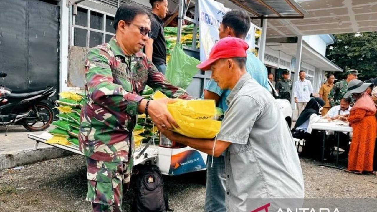 Perum Bulog Cabang Meulaboh telah menyalurkan 890.257 kg beras SPHP Bulog di Aceh Barat hingga September 2025. Bagaimana upaya ini menjaga stabilitas harga pangan?