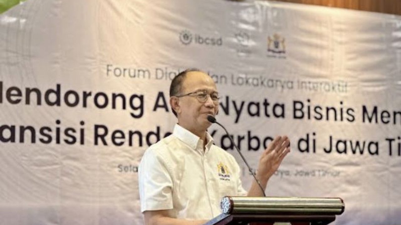 Ketua Kadin Jatim ajak pelaku usaha terlibat aktif dalam **Transisi Hijau Kadin Jatim** untuk keberlanjutan bisnis dan lingkungan. Simak mengapa ini krusial!