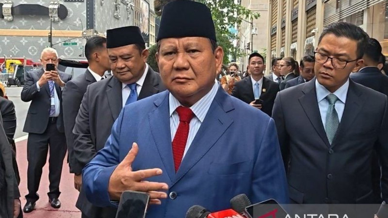 Presiden Prabowo Subianto menegaskan bahwa perdamaian di Timur Tengah hanya dapat tercapai jika keamanan Israel sepenuhnya dihormati dan dijamin, bersamaan dengan kemerdekaan Palestina. Simak pernyataan lengkapnya!