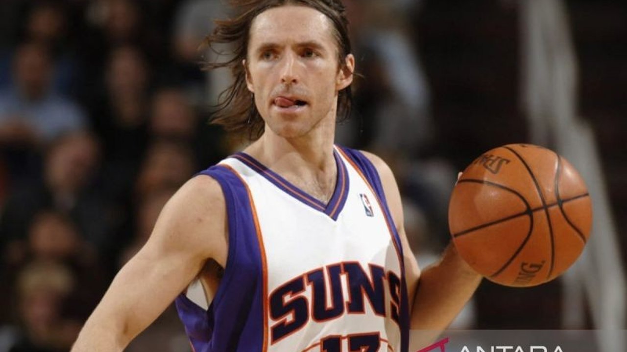 Legenda NBA, Steve Nash, resmi kembali ke Phoenix Suns sebagai penasihat senior. Akankah kehadiran mantan MVP 2 kali ini mampu membangkitkan performa Suns di NBA?