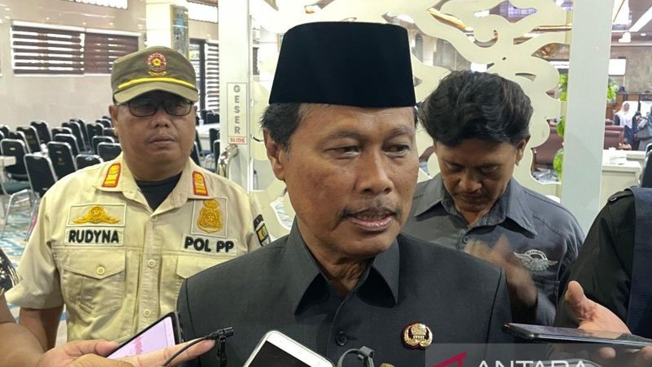 Mal Pelayanan Publik Cirebon telah sukses melayani ribuan pemohon sejak beroperasi, menjadi bukti nyata komitmen pemerintah daerah. Cari tahu bagaimana MPP ini menjadi bagian penting dari 296 MPP di seluruh Indonesia.