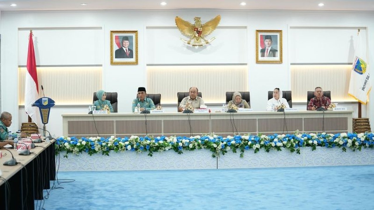 Pemerintah Provinsi Sulawesi Tengah (Sulteng) berkomitmen penuh mendukung Program Makan Bergizi Gratis (MBG) yang krusial untuk mengatasi 60% anak Indonesia yang kekurangan akses gizi seimbang. Bagaimana implementasinya?