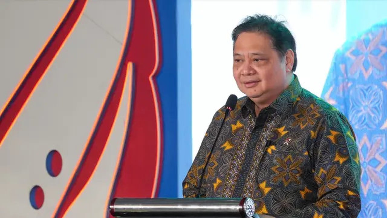 Menko Bidang Perekonomian Airlangga Hartarto saat memberikan sambutan dalam acara Rakorkernas ke-34 Asosiasi Pengusaha Indonesia (APINDO) di Bandung, Selasa (5/8/2025). (Foto:ekon.go.id)