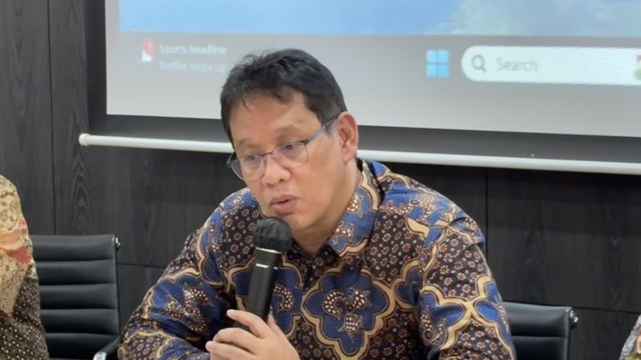 Menteri Keuangan Purbaya Yudhi Sadewa menunda pemungutan PPh 22 marketplace dari pedagang demi menjaga daya beli masyarakat, menanti dampak kebijakan Rp200 triliun. Apa alasannya?