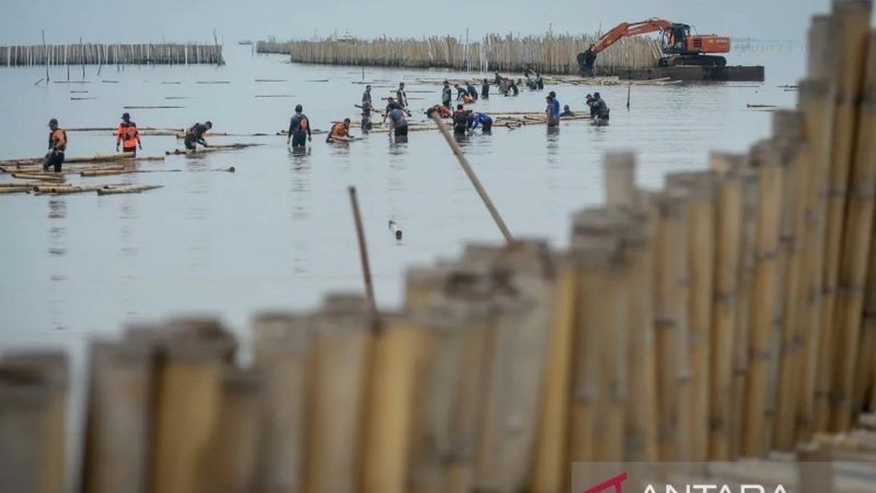 Sidang perdana kasus dugaan korupsi pembangunan pagar laut di Desa Kohod, Tangerang, akan digelar 30 September. Empat terdakwa siap disidang terkait 263 SHGB bermasalah dalam Kasus Pagar Laut Kohod ini.