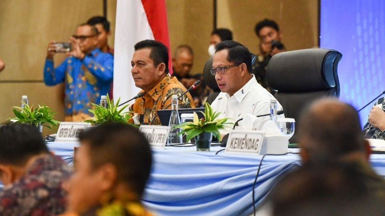 Mendagri Tito Karnavian mengingatkan Pemprov Kepri untuk fokus pada peningkatan kualitas SDM Kepri di Hari Jadi ke-23, agar mampu menjadi pemain utama di provinsi kaya potensi. Simak selengkapnya!