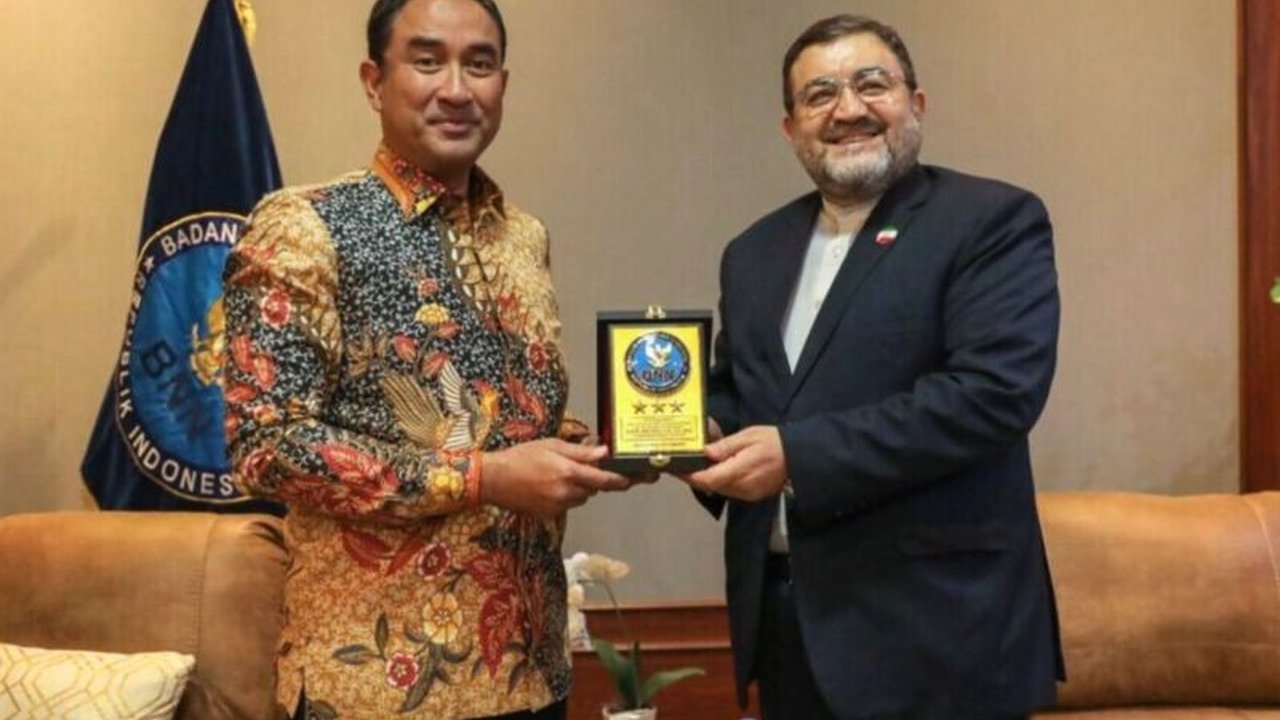Indonesia dan Iran sepakat meningkatkan kerja sama dalam pemberantasan narkotika, mencakup pertukaran informasi hingga bantuan alat deteksi, setelah audiensi BNN RI dengan Kedubes Iran. Simak detailnya!