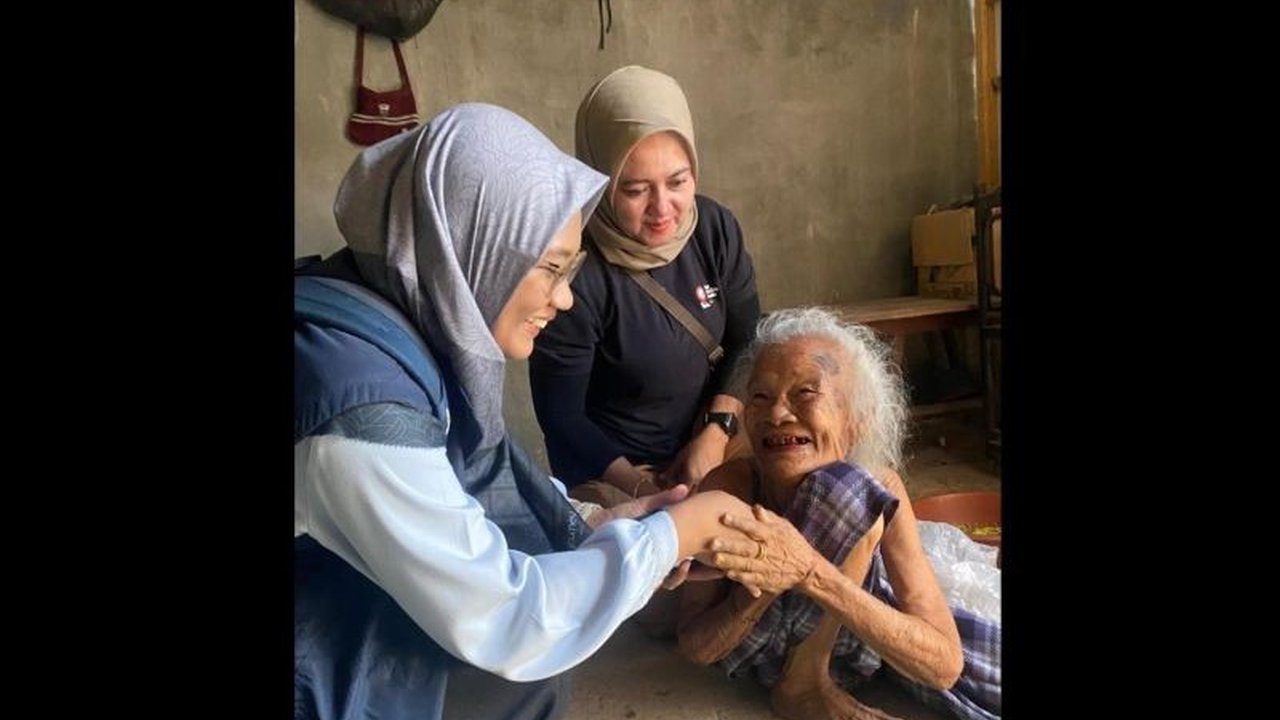KPU Ponorogo menemukan 76 Pemilih di Atas 100 Tahun saat coktas serentak di 14 kecamatan. Penemuan ini memicu validasi data demi Pemilu dan Pilkada yang akurat.