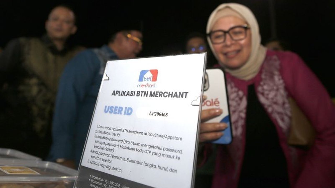 Bank BTN menegaskan komitmennya dalam mengembangkan UMKM melalui Halal Festival 2025 di Gorontalo, menyoroti potensi produk lokal seperti kain karawo. Simak bagaimana inisiatif ini memperkuat ekosistem halal nasional!