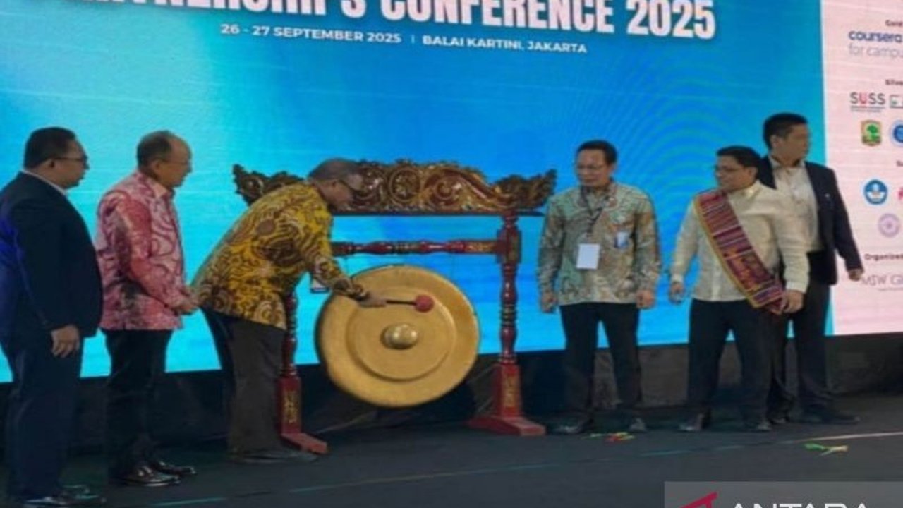 Universitas Negeri Gorontalo (UNG) bersama 146 universitas lain menegaskan pentingnya Kemitraan Pendidikan Tinggi di HEPCON 2025, kunci masa depan pendidikan global. Apa dampaknya bagi Indonesia?