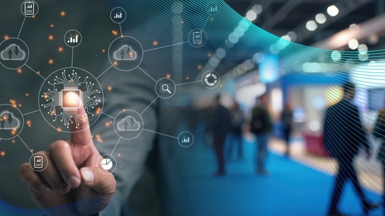 IEE Series 2025 akan menjadi momentum krusial untuk memperkuat manajemen data dan keamanan siber di Indonesia. Siapkah kita menghadapi tantangan transformasi digital?