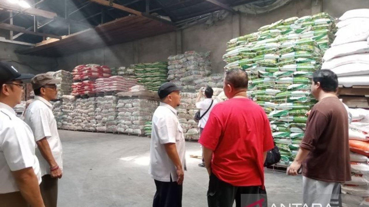 Dinas Perindustrian dan Perdagangan Kepulauan Bangka Belitung (Babel) memastikan stok beras Babel aman dengan ribuan ton persediaan, sekaligus menjaga harga tetap stabil melalui pantauan ketat.