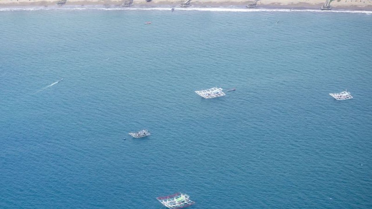 BMKG tingkatkan kesiapsiagaan bencana dengan memasang puluhan alat peringatan dini di Mentawai. Langkah antisipasi **BMKG Peringatan Dini Mentawai** ini penting mengingat potensi megathrust dan sejarah kelam tsunami.