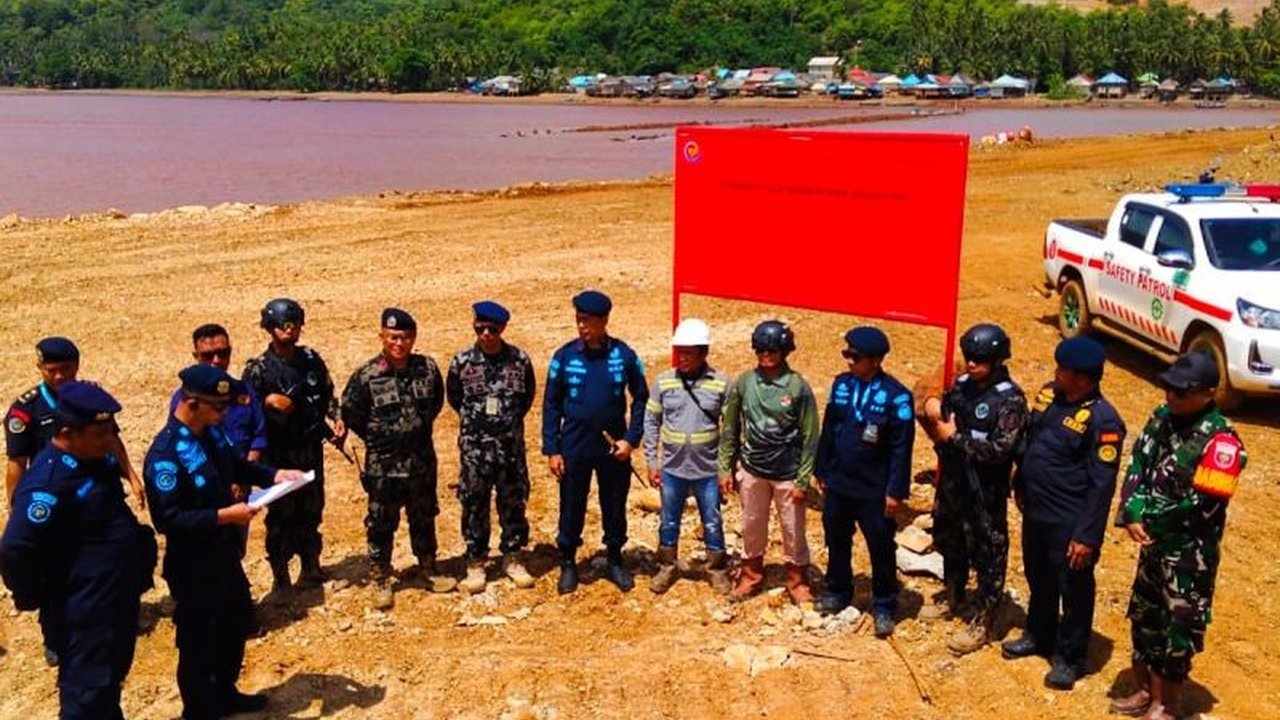 Kementerian Kelautan dan Perikanan (KKP) menghentikan kegiatan reklamasi ilegal di Konawe Selatan, Sulawesi Tenggara, yang digunakan untuk pembangunan jetty PT. GMS tanpa izin. Apa sanksinya?