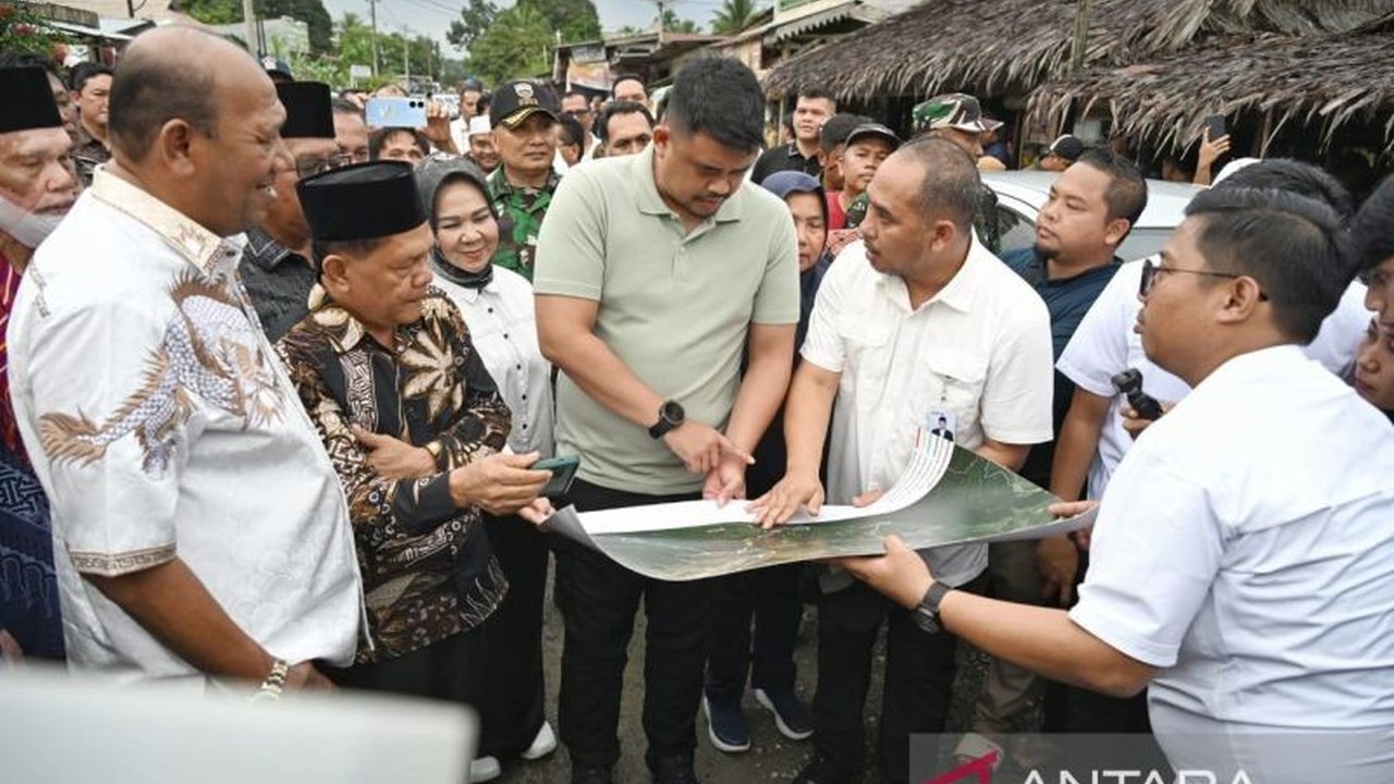 Gubernur Sumut Bobby Nasution merespons keluhan warga Bahorok, Langkat, terkait infrastruktur Bahorok Langkat yang rusak parah selama 15 tahun, menjanjikan perbaikan bertahap.