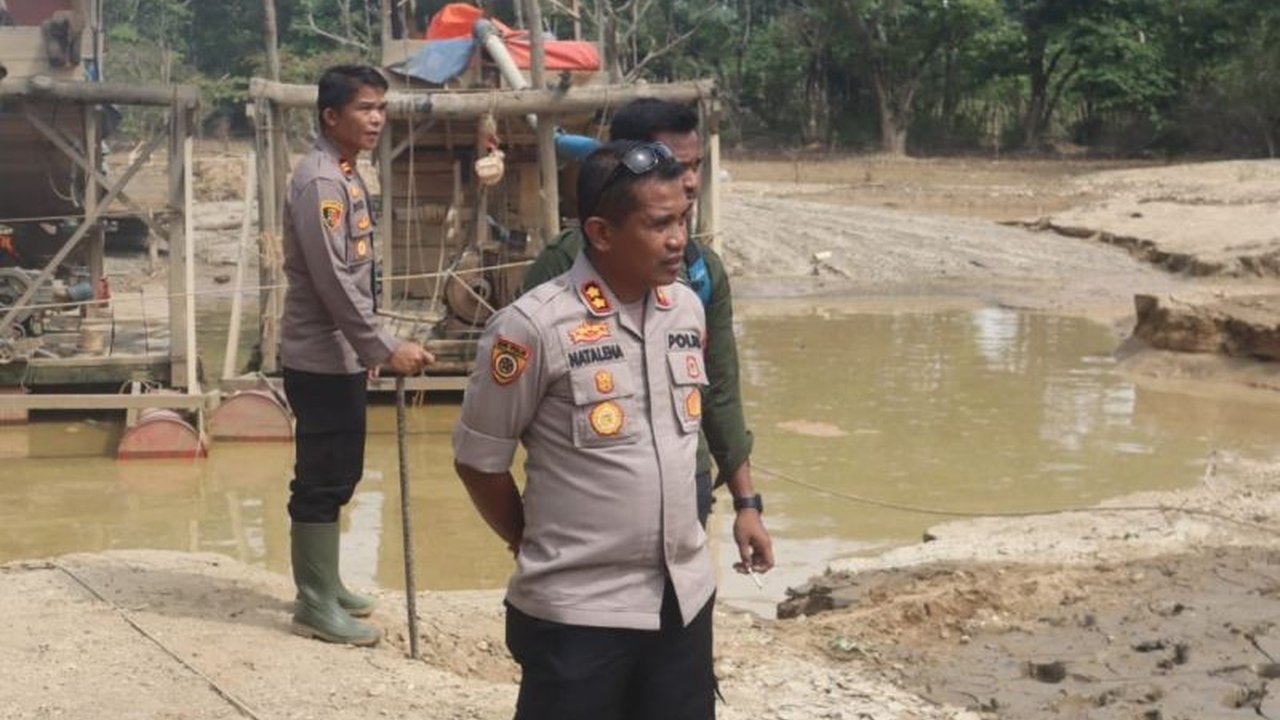 Kapolres Bungo AKBP Natalena Eko Cahyono akan berkantor di daerah rawan Peti di Bungo mulai Oktober 2025. Langkah ini diambil untuk memberantas tambang emas ilegal yang meresahkan dan merusak lingkungan.