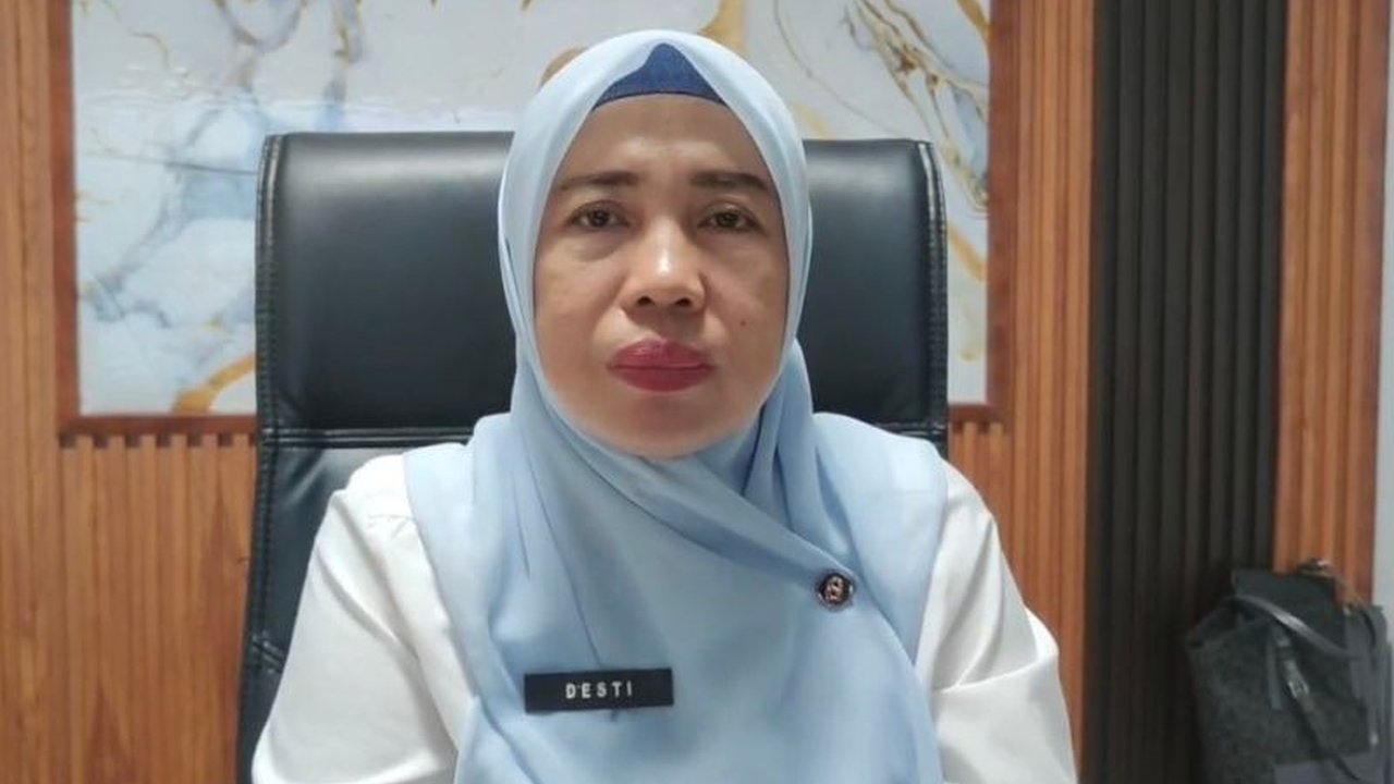 Pemkot Bandarlampung berinovasi dengan hadiah minyak goreng untuk pembayaran PBB, berharap tingkat kepatuhan pajak meningkat demi PAD. Simak strategi unik ini!