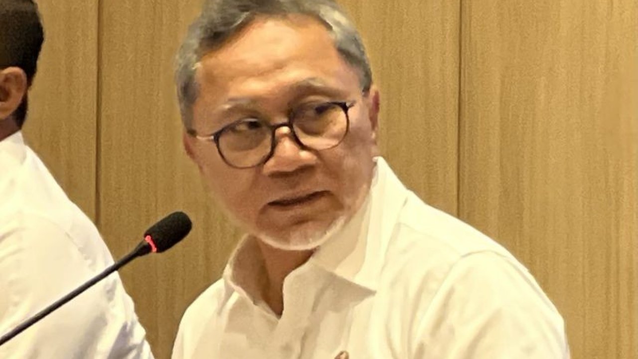 Menyusul 70 insiden keracunan yang menimpa ribuan penerima, pemerintah resmi menutup sementara dapur MBG (Makan Bergizi Gratis) di seluruh wilayah untuk evaluasi menyeluruh.
