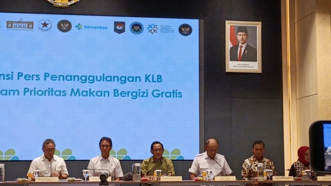 Kemendagri panggil seluruh kepala daerah bahas langkah antisipasi keracunan Program Makan Bergizi Gratis. Apa saja strategi pencegahan agar kasus serupa tak terulang?