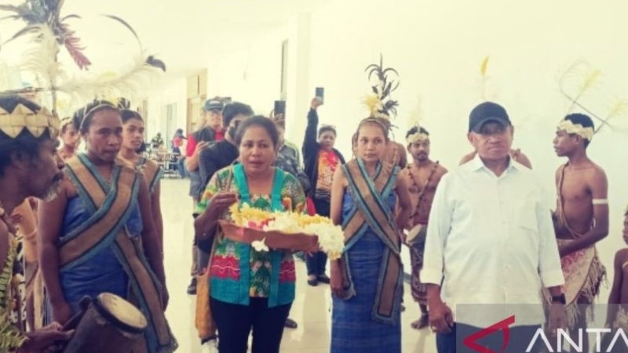 Kantor Imigrasi Biak Numfor sukses melayani pemeriksaan dokumen keimigrasian 46 wisatawan mancanegara di Bandara Internasional Frans Kaisiepo. Bagaimana proses Imigrasi Biak ini berjalan lancar?