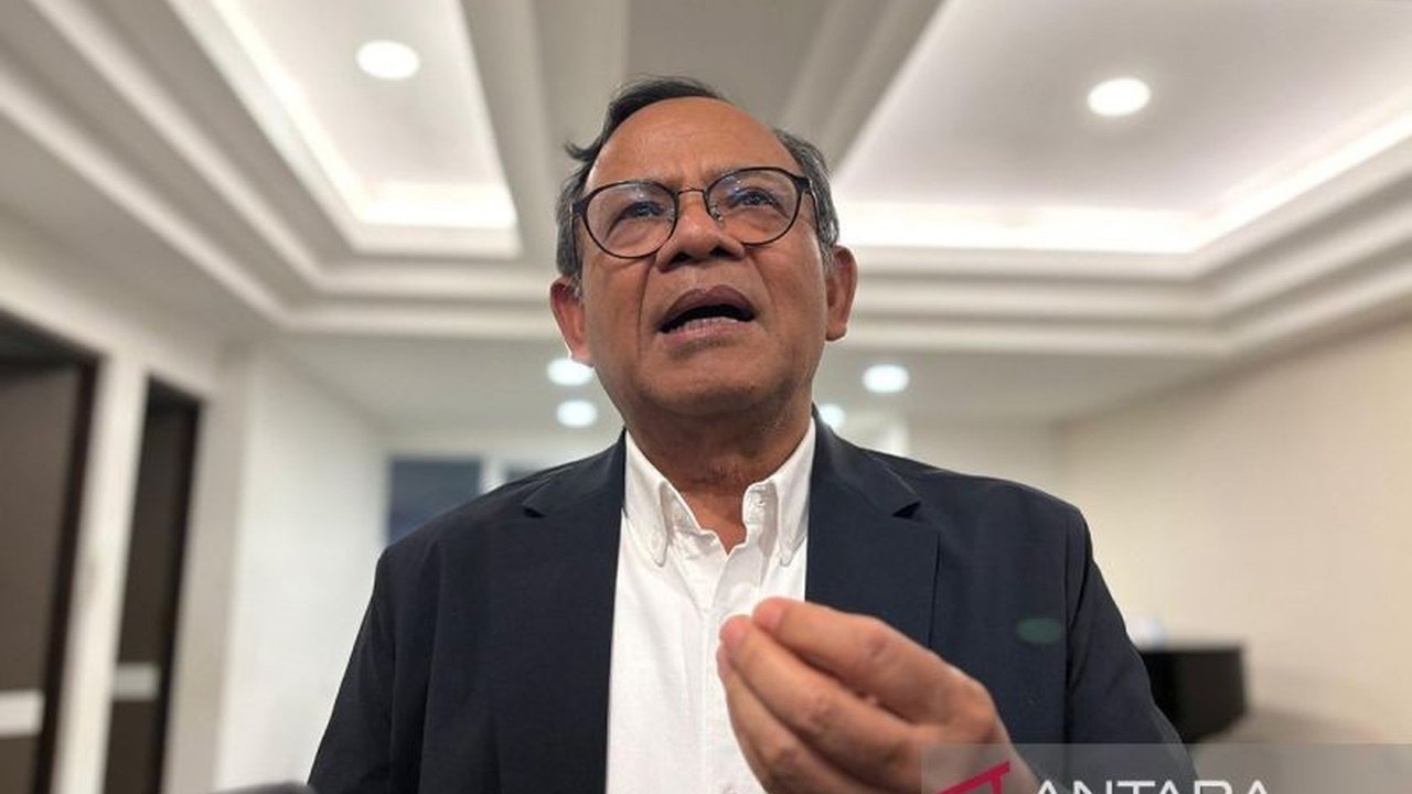 Dewan Pers mendesak Istana untuk segera memulihkan akses liputan wartawan CNN Indonesia setelah kartu persnya dicabut, menyusul pertanyaan terkait program Makan Bergizi Gratis.