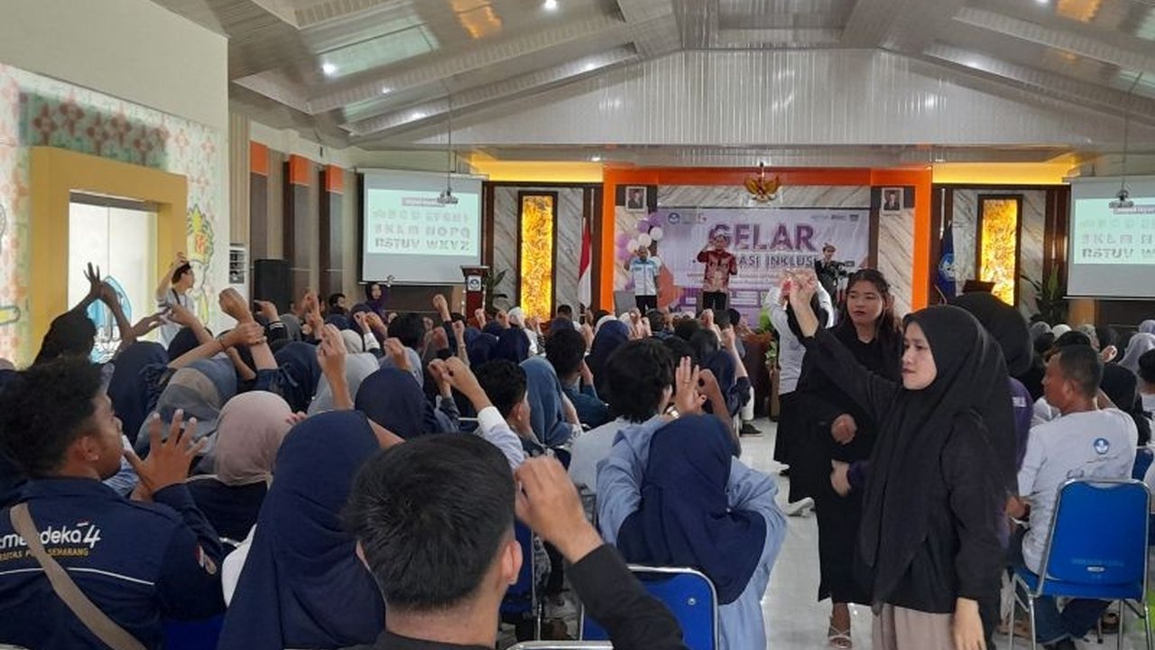 Gerkatin Gorontalo sukses menyelenggarakan pelatihan bahasa isyarat bagi Teman Tuli dan Dengar. Inisiatif ini meningkatkan literasi inklusi di Gorontalo, membuka wawasan baru tentang komunikasi.
