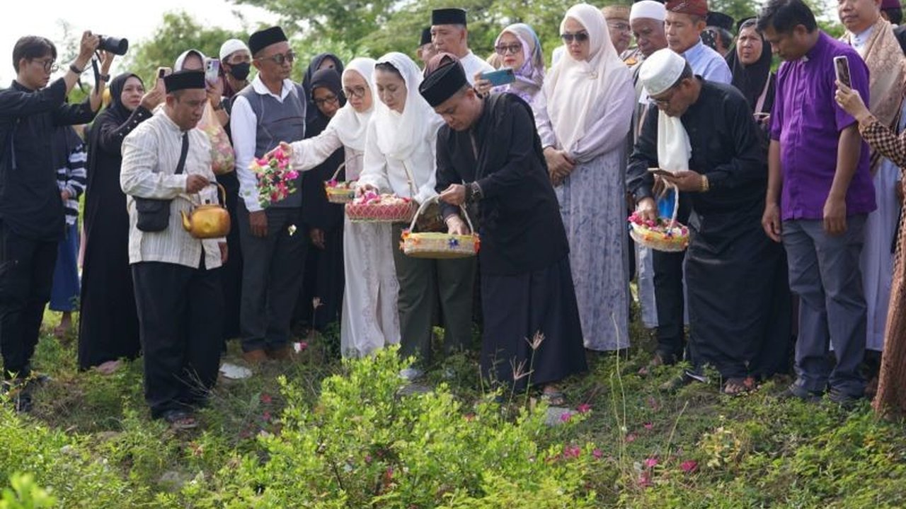 Pemerintah Kota Palu menggelar ziarah dan tabur bunga untuk **Peringatan Bencana Palu** yang ke-7 tahun, mengenang ribuan korban gempa, tsunami, dan likuefaksi yang melanda. Simak lokasi-lokasi yang dikunjungi.