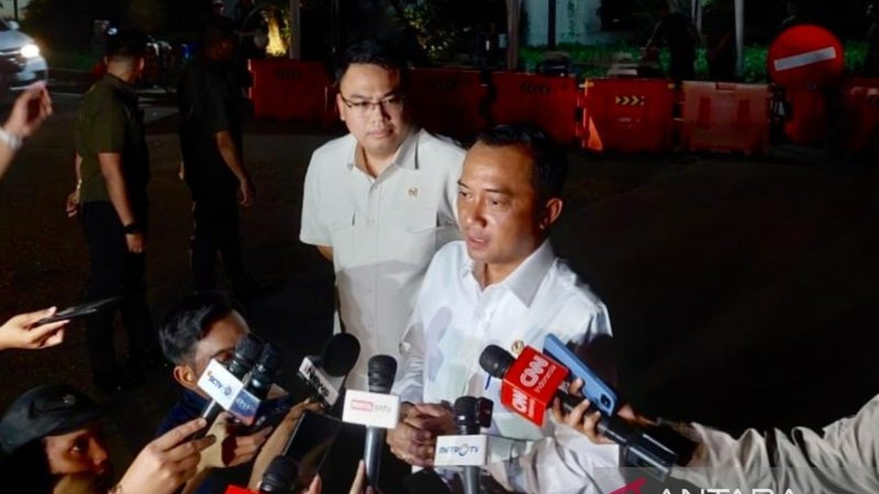 Presiden Prabowo Subianto memimpin rapat maraton 3 jam membahas program prioritas seperti pangan, migas, dan makan bergizi gratis (MBG) bersama menteri-menteri terkait. Apa saja hasil penting dari rapat ini?