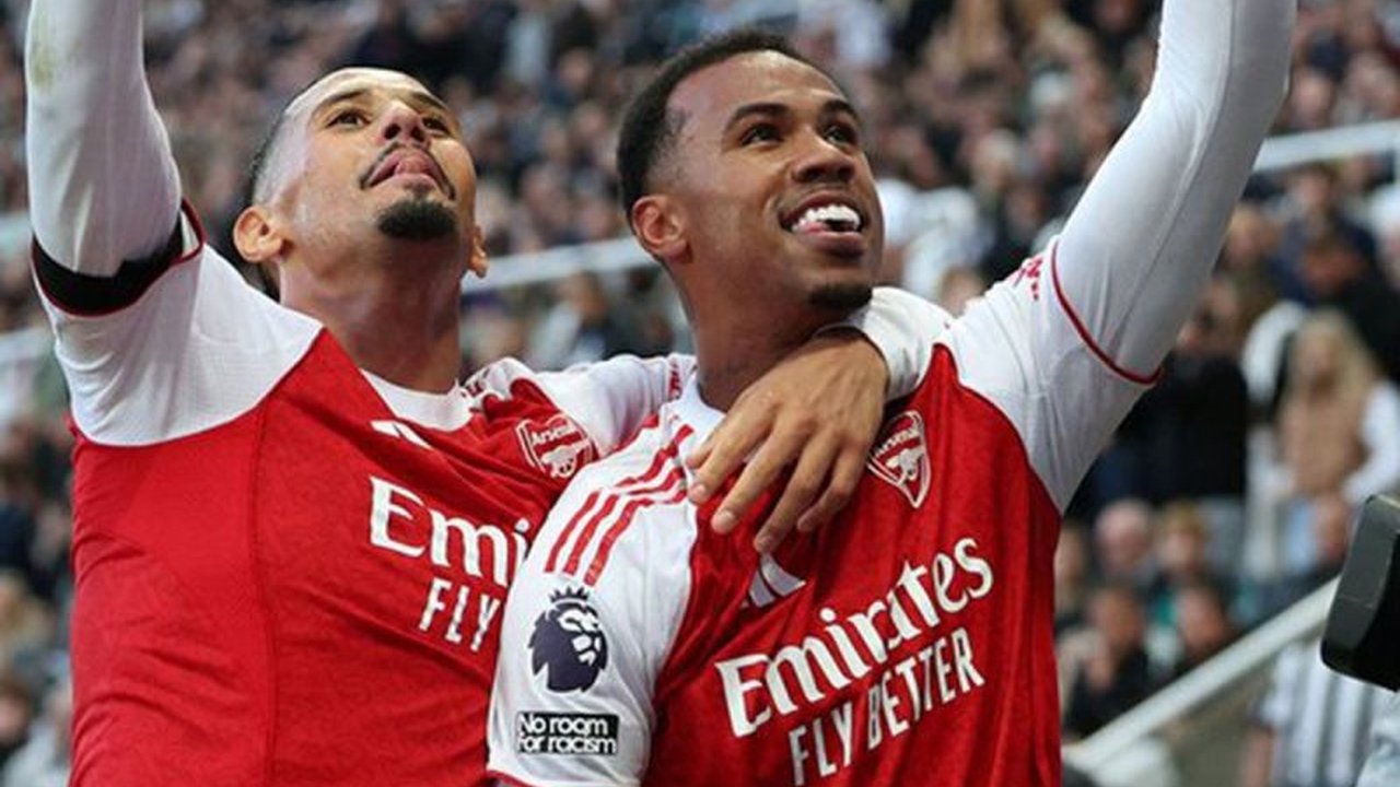 Arsenal berhasil meraih kemenangan dramatis atas Newcastle United berkat gol telat Gabriel Magalhaes, sekaligus memutus rekor buruk di St. James' Park. Simak detail laga sengit ini!