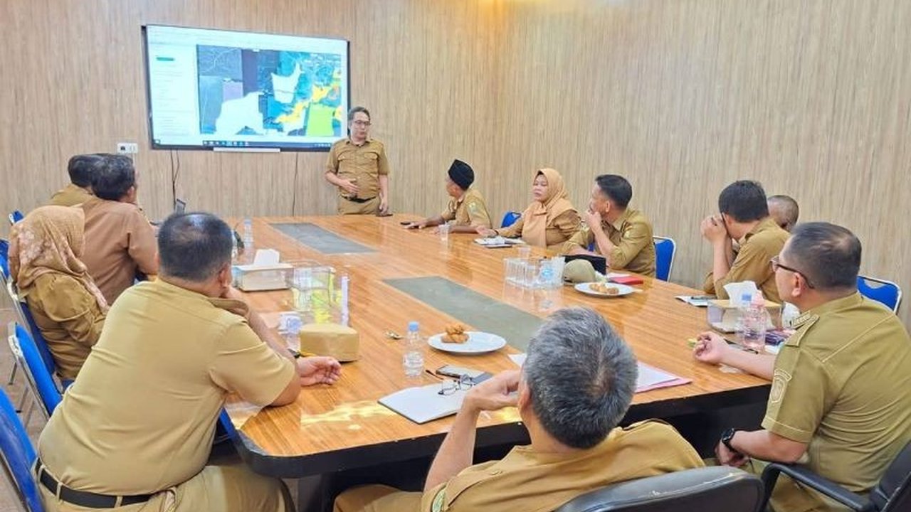 Pemerintah Kabupaten Buol memastikan akan mengawal kepentingan warga dalam penyelesaian sengketa lahan Buol dengan PT Hardaya Inti Plantations. Bagaimana nasib HGU perusahaan?