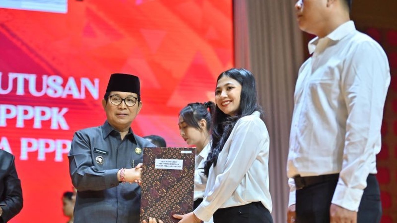 Bupati Badung melantik 1.475 PPPK dan 2 PNS, menekankan pentingnya penerapan nilai ASN BerAKHLAK untuk meningkatkan profesionalitas dan kualitas pelayanan publik di Badung.