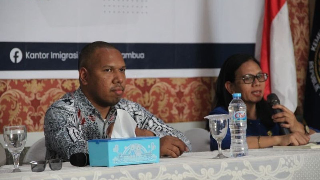 Imigrasi Atambua menggelar sosialisasi pencegahan perdagangan orang di TTU, mengingatkan warga untuk waspada terhadap tawaran kerja bergaji tinggi yang berisiko menjerumuskan.