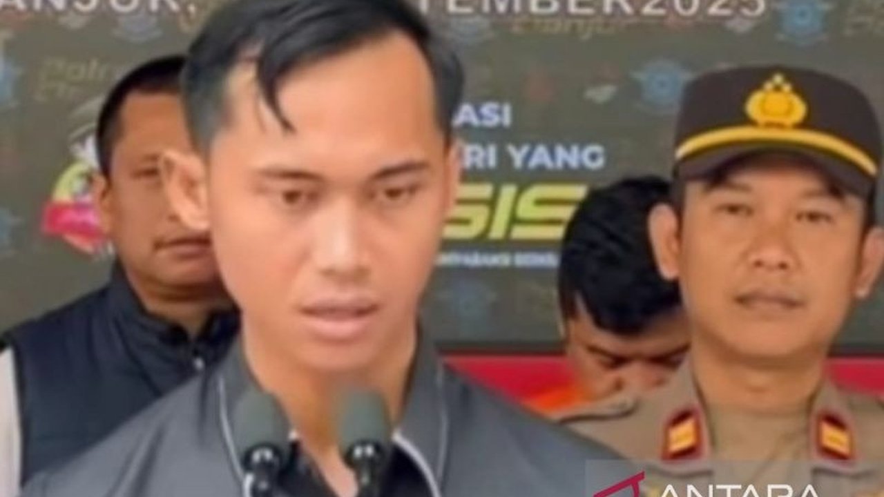 Polres Cianjur berhasil meringkus dua pemuda pelaku kekerasan jalanan Cianjur yang mengacungkan senjata tajam kepada wisatawan. Apa motif di balik aksi brutal ini?