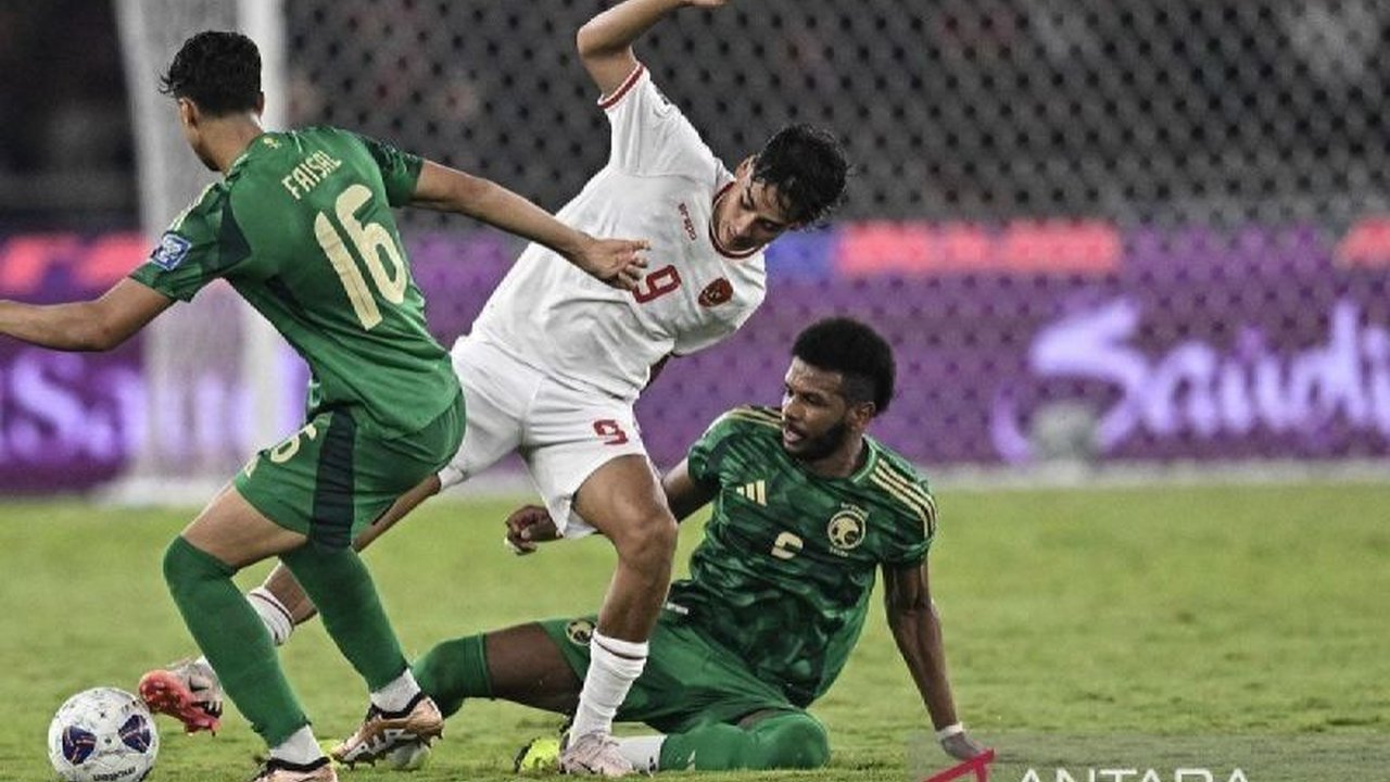 Pelatih Herve Renard telah mengumumkan **Skuad Arab Saudi Kualifikasi Piala Dunia 2026** yang berisi bintang-bintang top, siap tempur melawan Indonesia dan Irak. Siapa saja mereka?