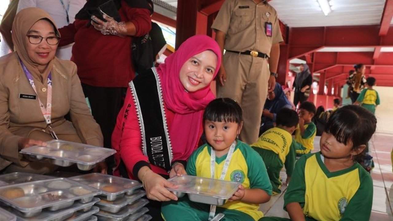 Bunda PAUD Kepulauan Seribu, Indah Susanti, secara langsung memantau gizi anak Pulau Pramuka dan kesehatan di TKN Pulau Panggang 02. Apa saja langkah konkretnya untuk generasi emas?