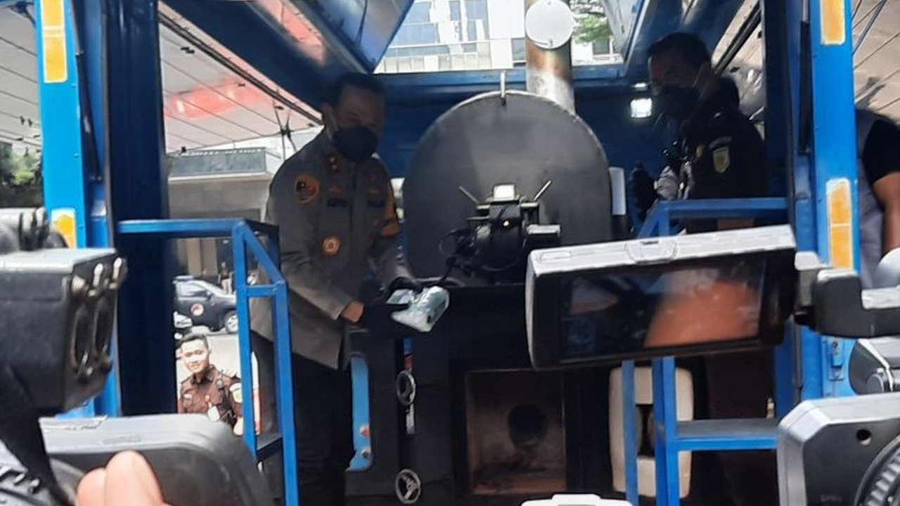Polda Metro Jaya membentuk 28 Kampung Antinarkoba sebagai langkah awal penanggulangan narkotika di Jakarta dan sekitarnya. Apa saja strategi yang diterapkan untuk memberantas peredaran barang haram ini?