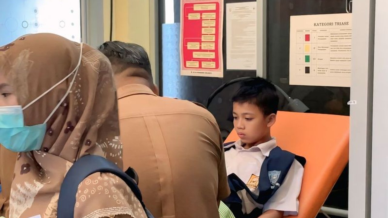 Badan Gizi Nasional (BGN) menonaktifkan sementara dapur penyedia program Makan Bergizi Gratis (MBG) di OKU Sumsel menyusul insiden keracunan program MBG yang menimpa belasan siswa.