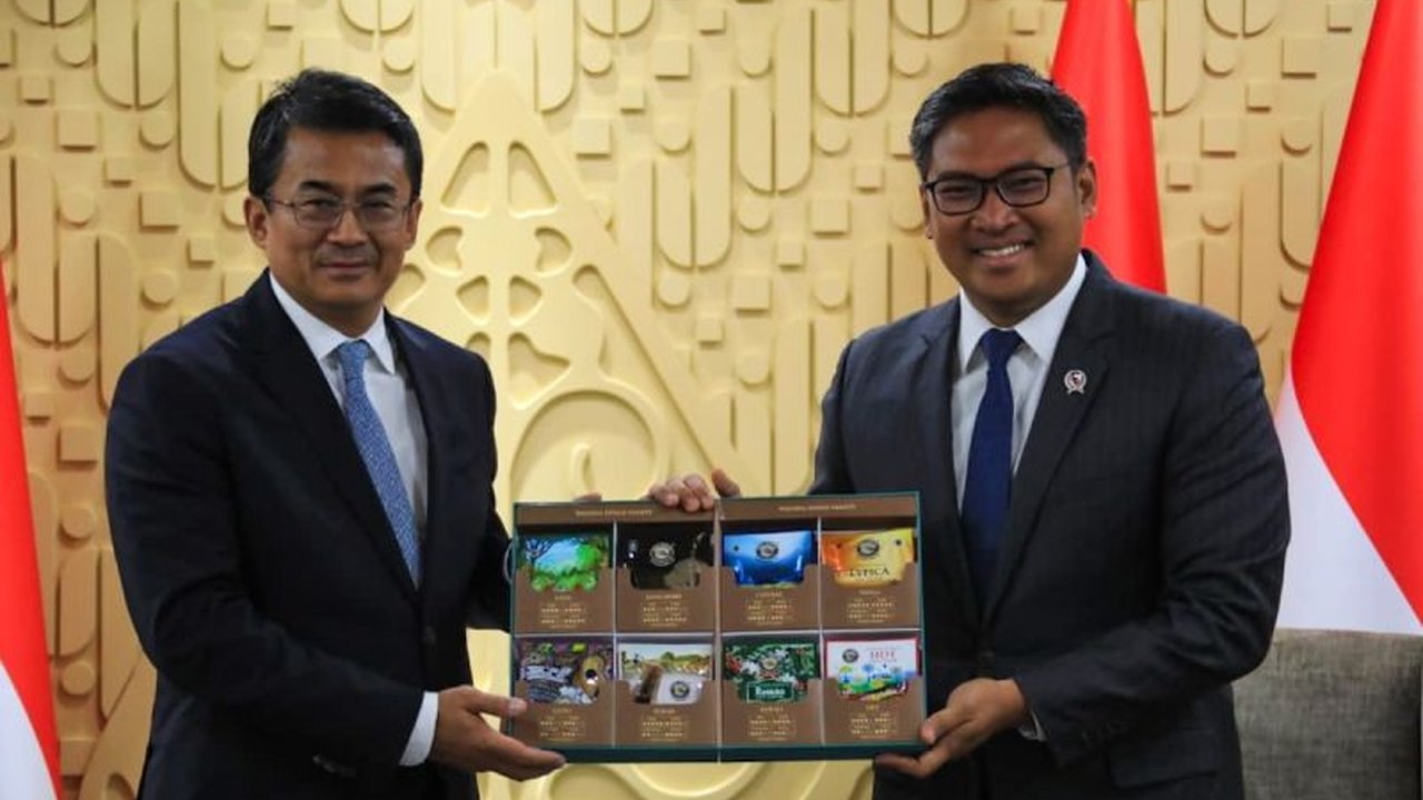 Republik Rakyat Tiongkok (RRT) secara resmi meminta jaminan suplai jangka panjang untuk komoditas unggulan Indonesia, terutama CPO dan sarang walet, menandai penguatan kerja sama strategis antarnegara.