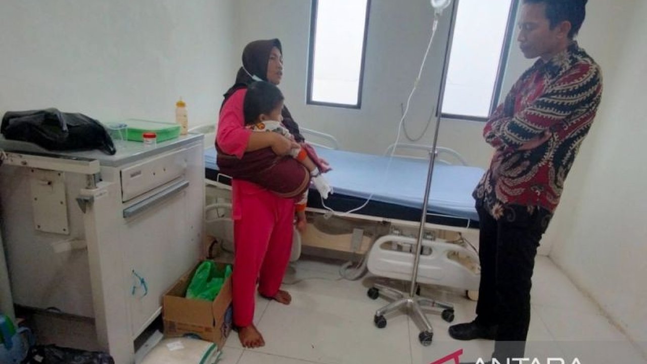 Seorang anak berusia 6 tahun di Rejang Lebong dilarikan ke RSUD dengan dugaan kecacingan anak parah, bahkan ibunya melihat cacing sebesar kelingking. Kondisi ini memicu kekhawatiran.