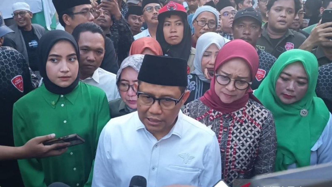 Menko PMK Muhaimin Iskandar mendesak pesantren menerapkan standar konstruksi bangunan yang ketat setelah ambruknya Ponpes Al Khoziny di Sidoarjo, demi keselamatan santri dan mencegah kejadian serupa.