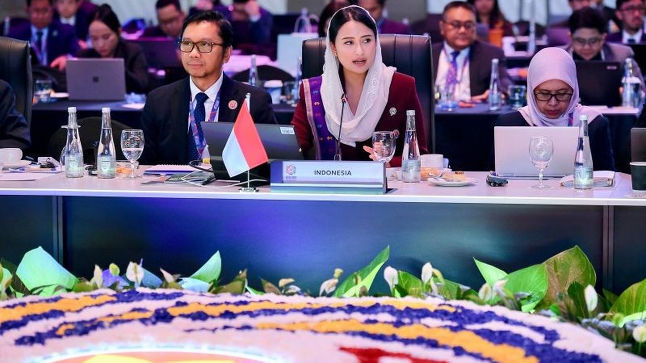 Indonesia aktif mendorong penguatan Kerja Sama Ekonomi ASEAN Uni Eropa di tengah tantangan global. Wamen Perdagangan RI Dyah Roro Esti menyoroti pentingnya integrasi ekonomi yang lebih dalam. Apa saja poin pentingnya?