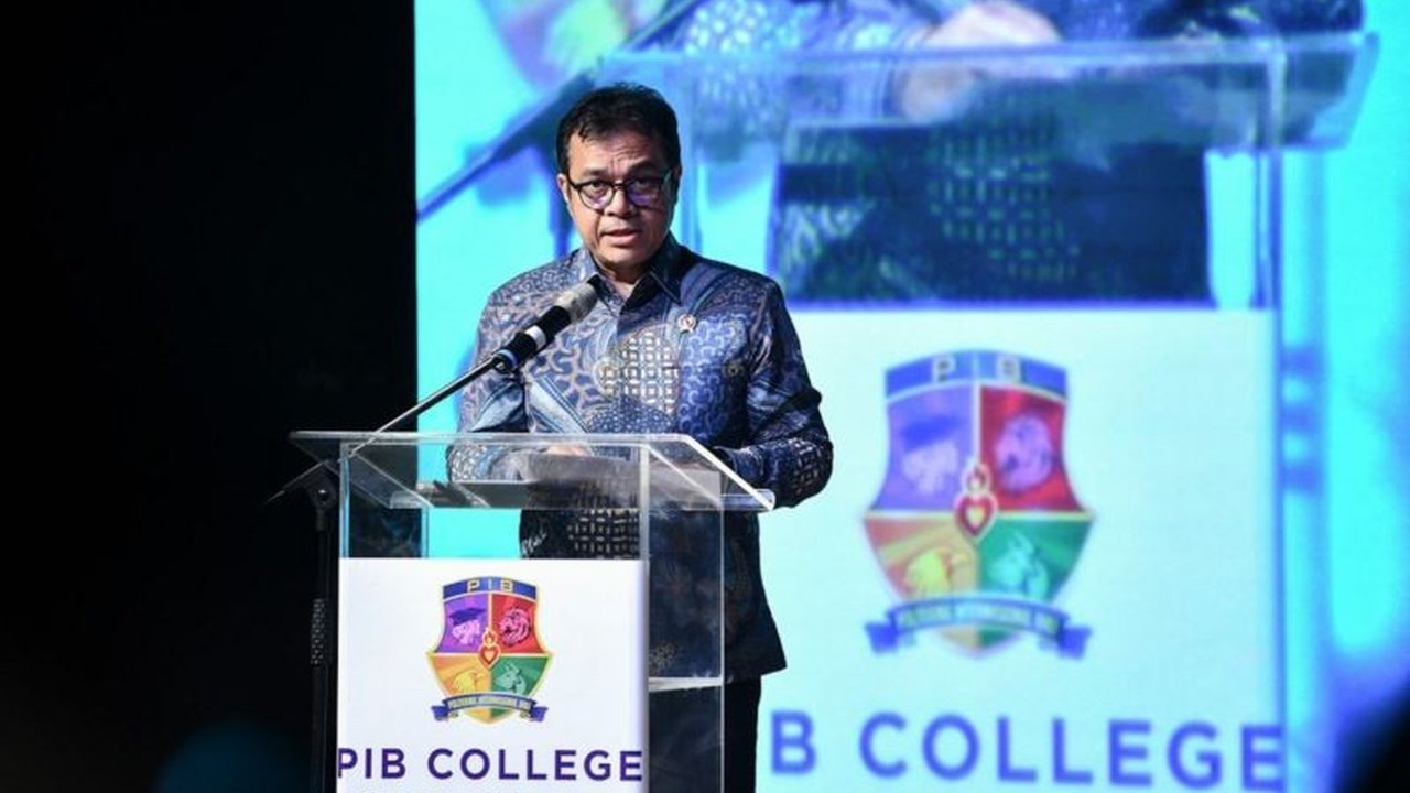 Wakil Menteri Komunikasi dan Digital menegaskan AI Telekomunikasi bukan sekadar alat, melainkan fondasi masa depan. Bagaimana kecerdasan buatan akan mengubah lanskap konektivitas nasional?