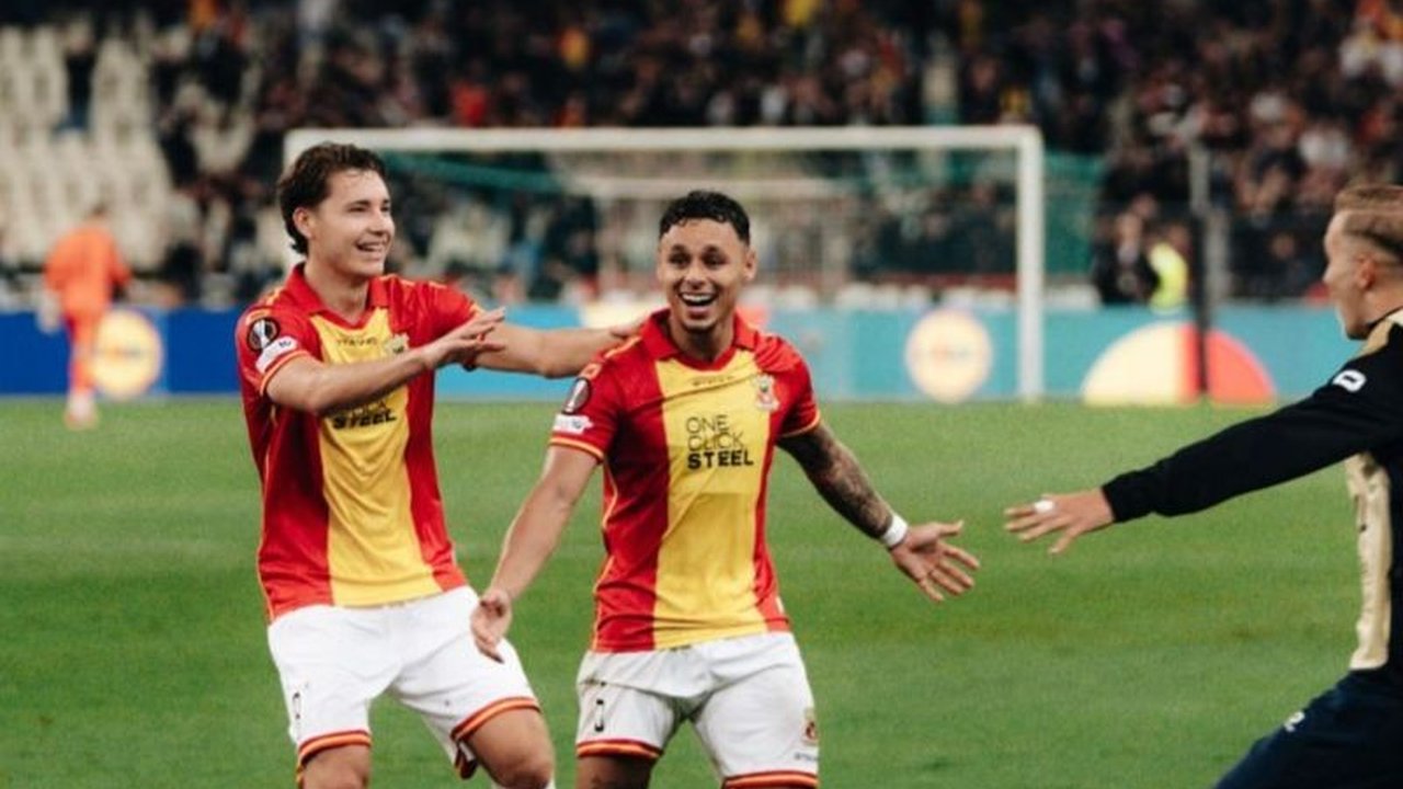 Bek sayap Timnas Indonesia, Dean James, tampil gemilang dengan dua assist krusial, membawa Go Ahead Eagles meraih kemenangan dramatis 2-1 atas Panathinaikos di Liga Champions.