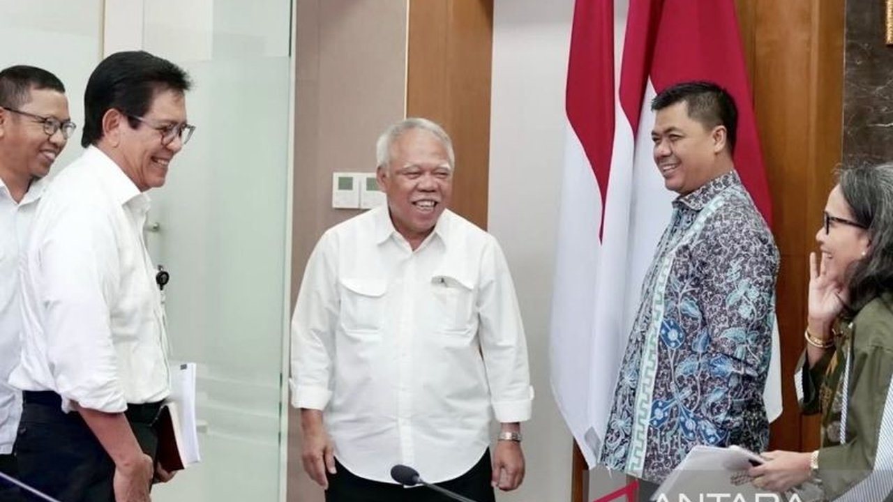 Kepala Otorita IKN melaporkan progres pembangunan ke Istana, optimis IKN Ibu Kota Politik modern siap pada 2028. Simak detail rencana dan anggaran ambisius ini!