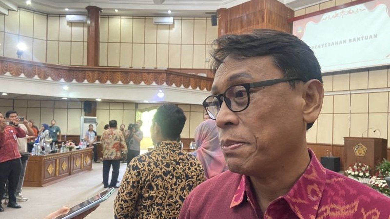 Anggota DPR RI mendorong pemerintah daerah di Bali untuk memperbanyak Sekolah Widyalaya. Langkah ini diharapkan dapat meningkatkan serapan lulusan kampus agama Hindu.