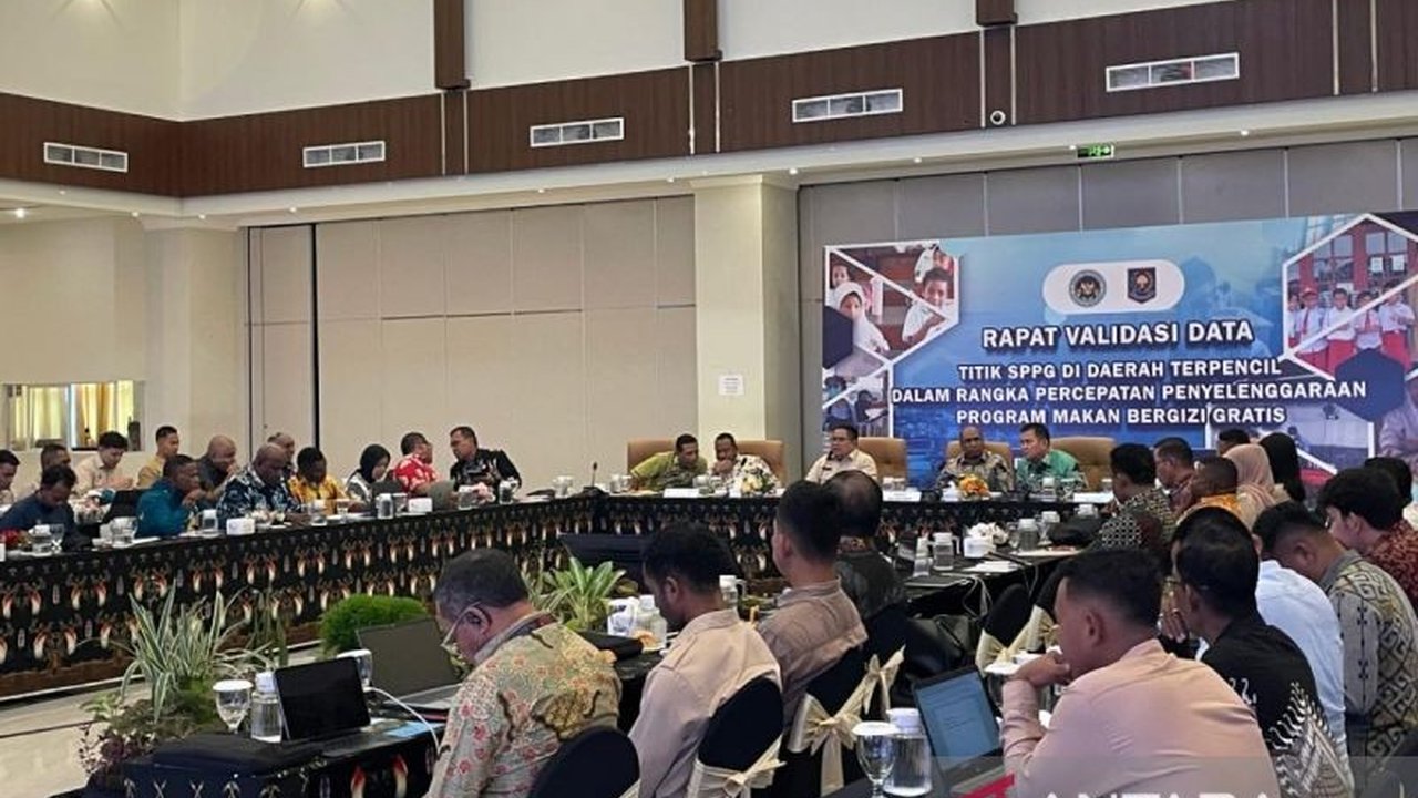 Pemerintah Provinsi Papua Barat membentuk Satgas Makanan Bergizi Gratis (MBG) untuk mengawasi program dan mencegah keracunan. Langkah ini diambil demi memastikan keamanan pangan ribuan penerima manfaat dan optimalisasi program.