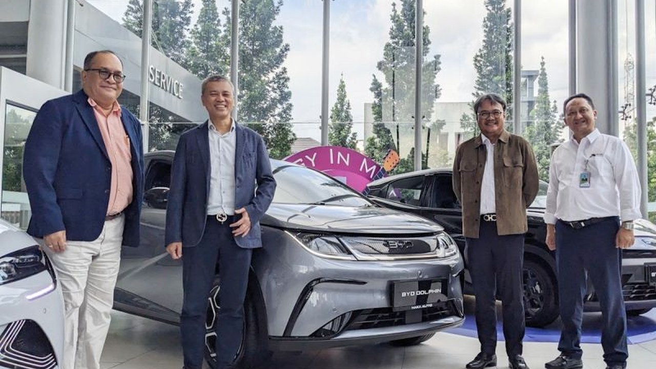 Pelita Air berkolaborasi dengan BYD Haka Auto luncurkan program 'High Spender' berhadiah mobil listrik mewah. Penasaran bagaimana cara mendapatkan Pelita Air Hadiah Mobil Listrik ini?