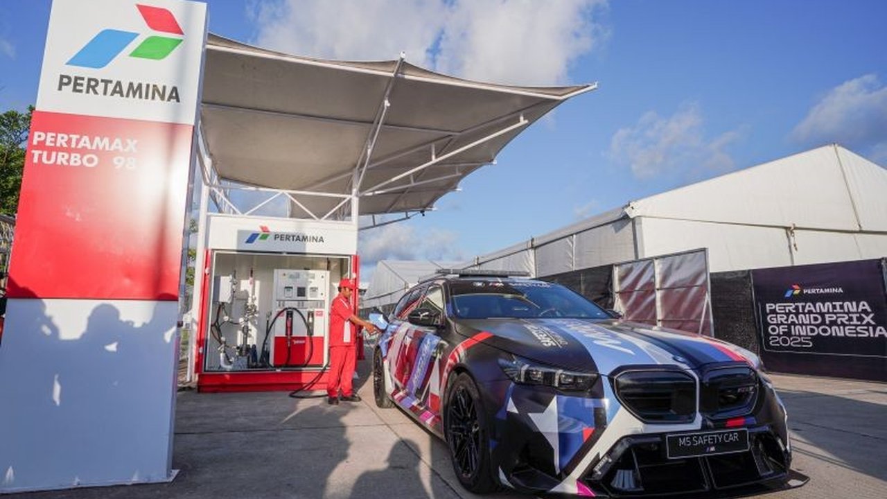 Pertamina Patra Niaga sediakan Pertamax Turbo di MotoGP Mandalika 2025 untuk kendaraan operasional resmi, memastikan performa prima dan dukungan penuh ajang balap dunia. Simak detailnya!