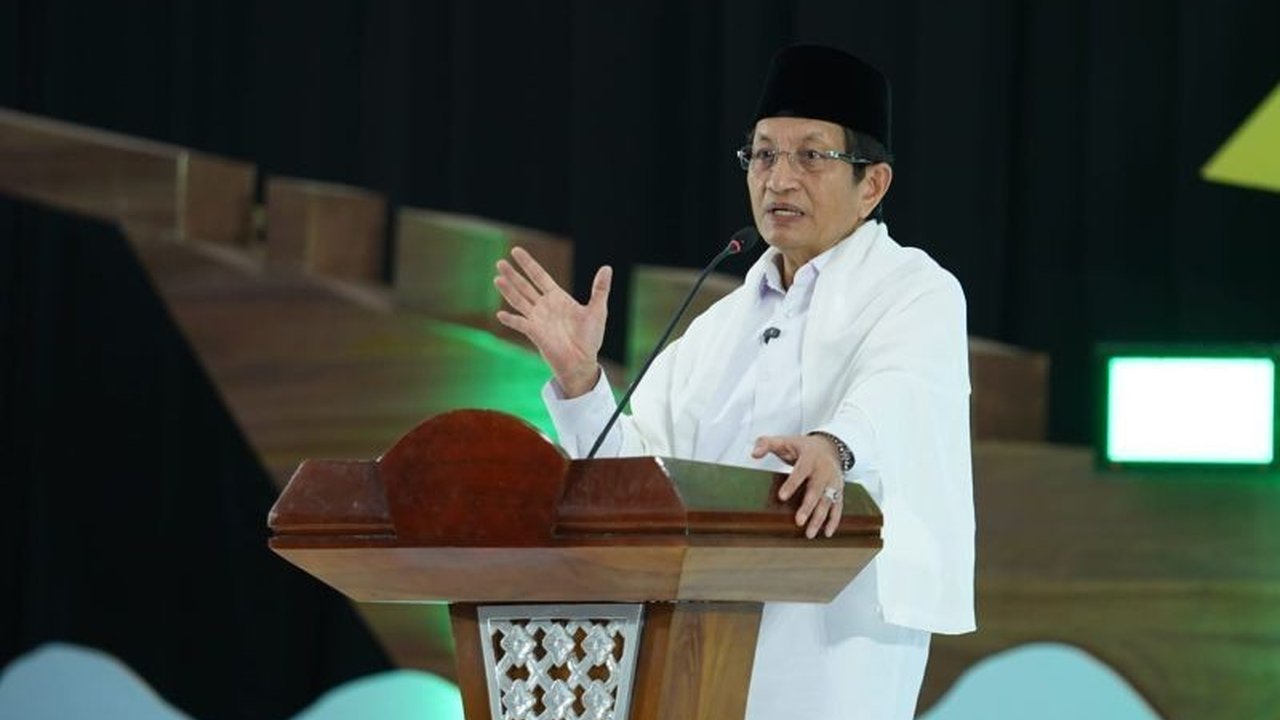Menteri Agama menegaskan pentingnya pengembangan tradisi intelektual pesantren yang kritis berbasis turats, bukan sekadar tekstual, demi relevansi di era modern.
